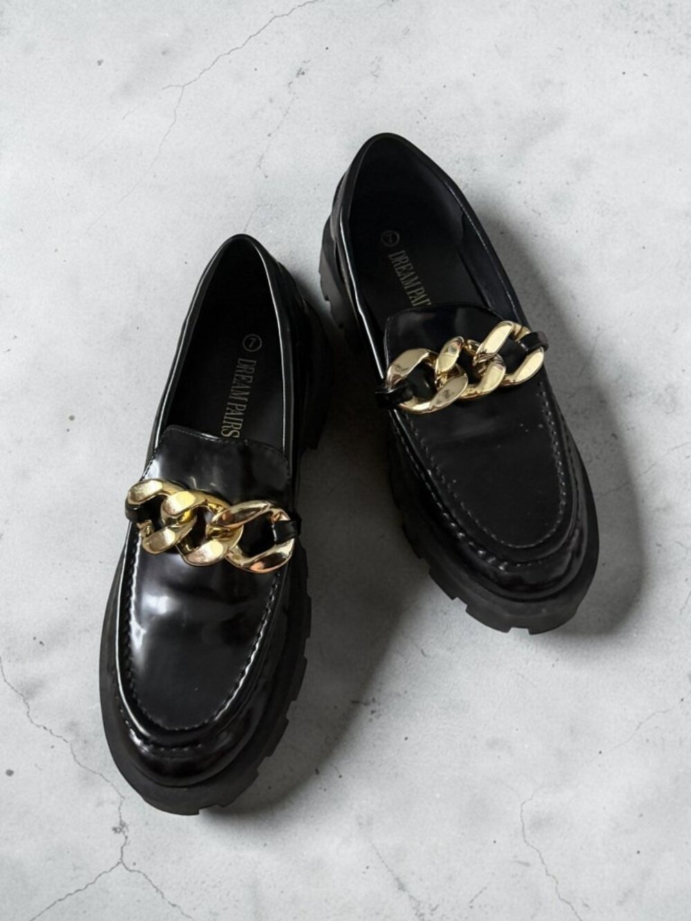 DREAM PAIRS Black Gold Chain Loafers Size 7